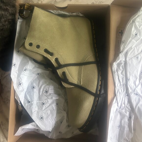 NWT Doc Martens 1460 Suede Lace Up Boots